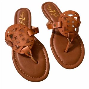 Vintage 7 Eight Women’s Sandals